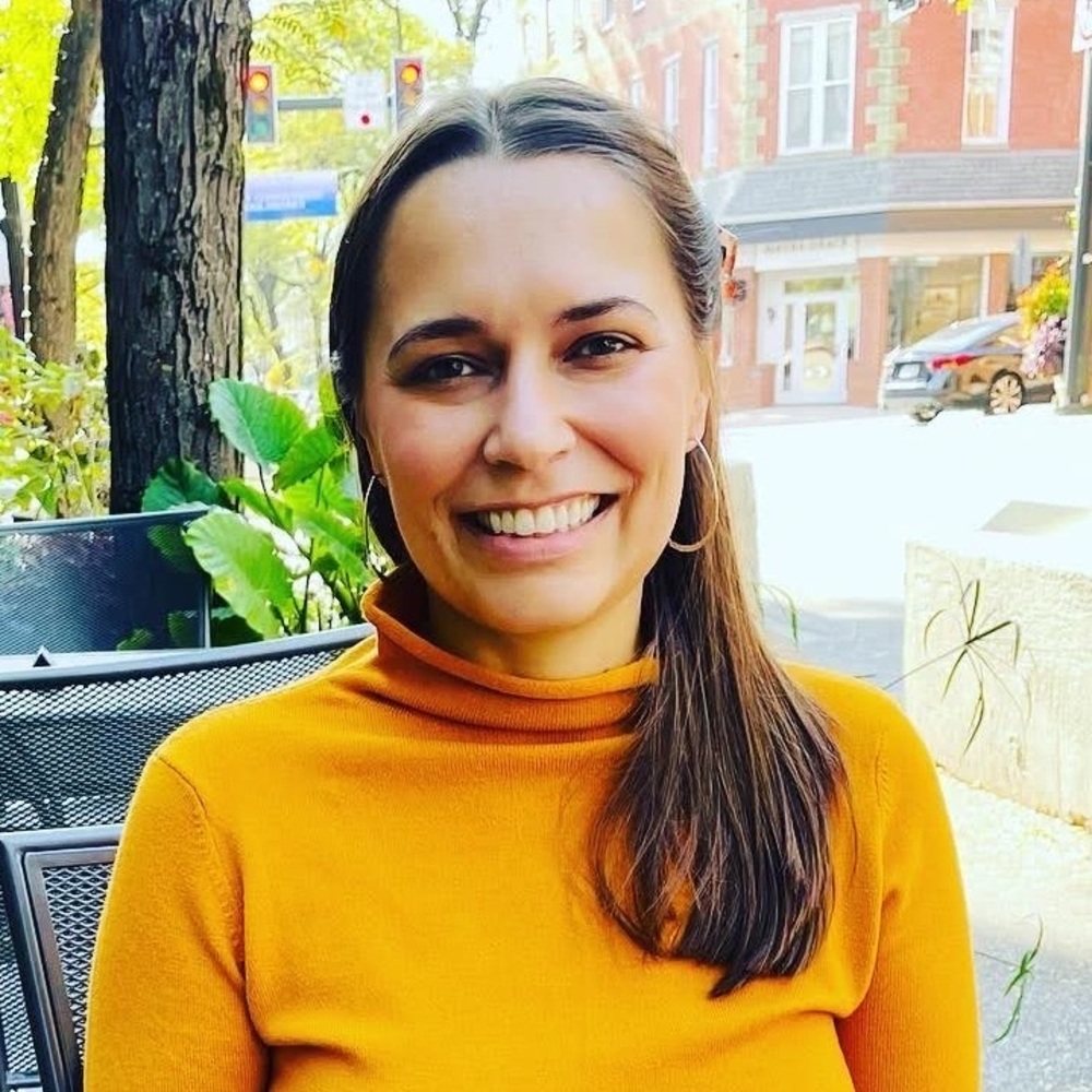 Meet your Posher, Laura